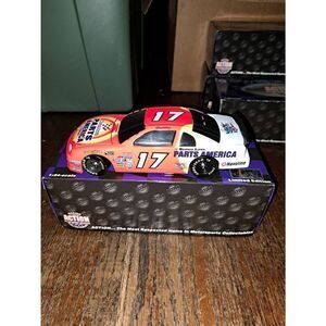 Vintage 96 Action Platinum Collectibles Darrell Waltrip Die Cast Nascar Race Car
